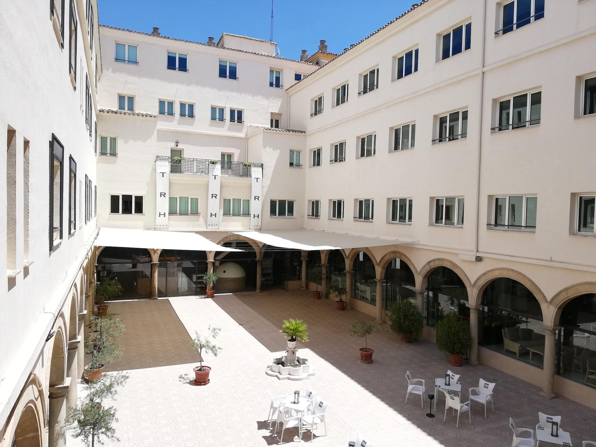 Trh Ciudad De Hotel 4*