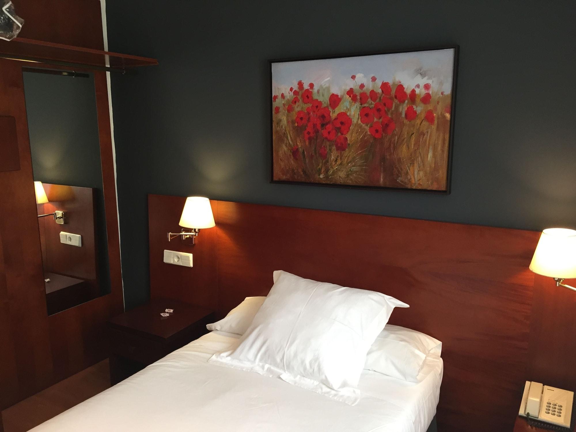 Trh Ciudad De Hotel 4*